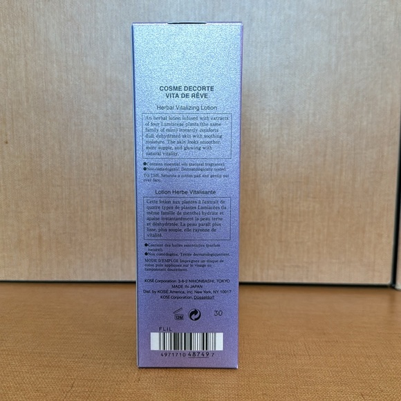 Decorté
Vita de Rêve Herbal Vitalizing Lotion 5 oz. - Picture 2 of 3